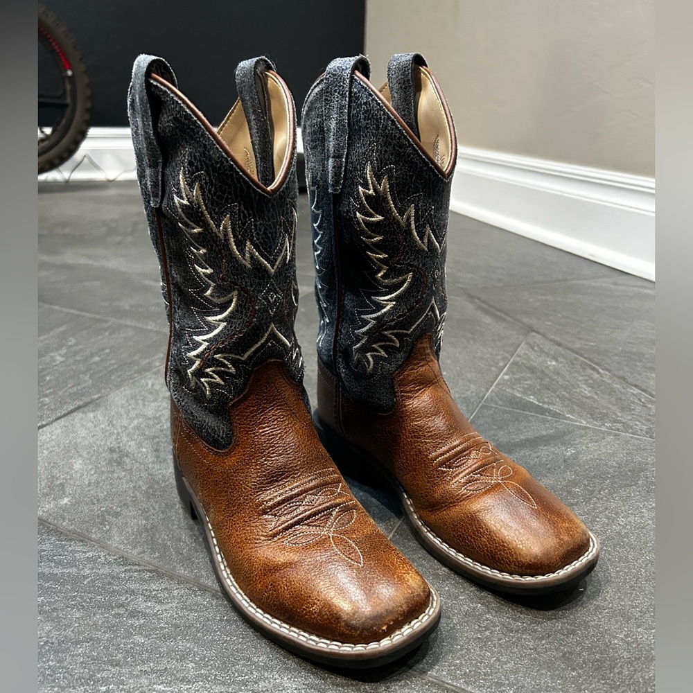 Cody James Boys Size 1 Cowboy Boots